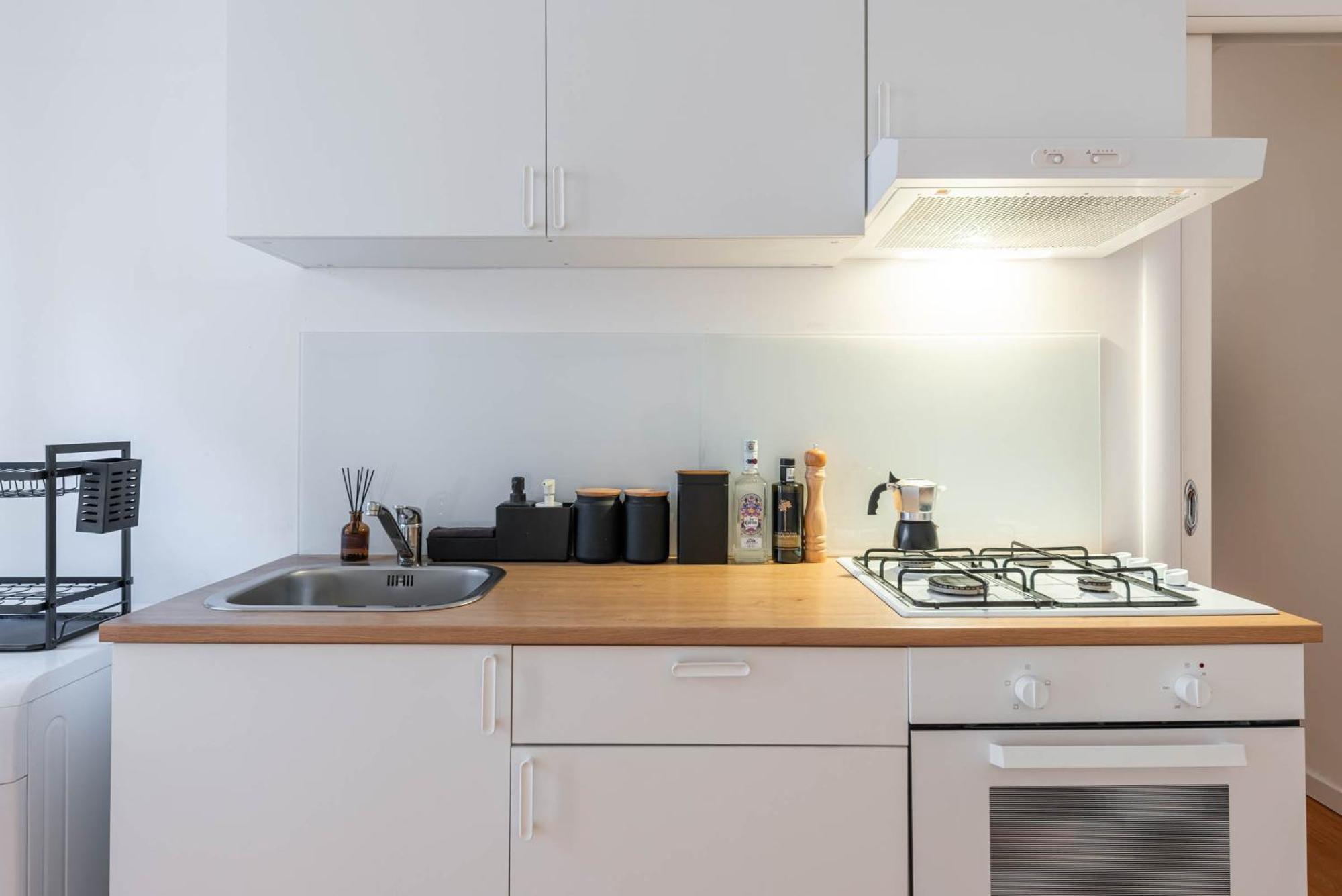 Casa Dei Visionari - Mare Apartment Бари Екстериор снимка