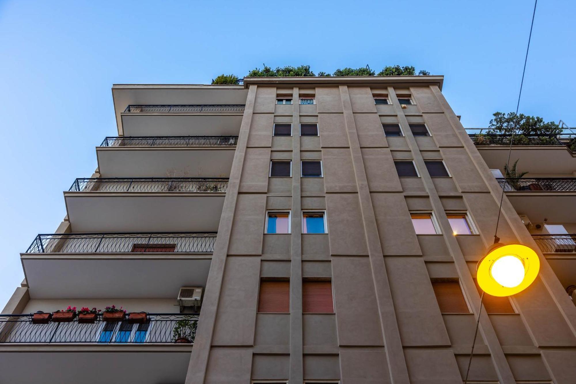 Casa Dei Visionari - Mare Apartment Бари Екстериор снимка